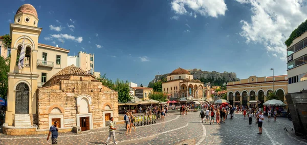 Atina, Yunanistan 'da manastır meydanı izlenimleri