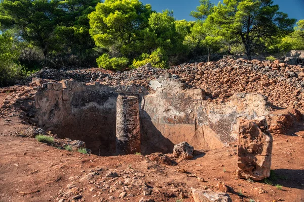 Lavrion Antik Gümüş Madenleri 'nin tarihi yerinde etkileyici bir manzara.