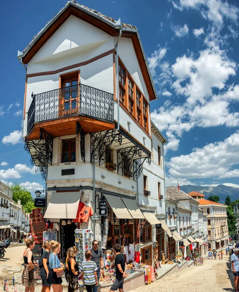 Calle Con Tiendas Recuerdos Centro Histórico Gjirokastra Albania Arquitectura Otomana — Foto de Stock