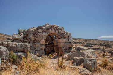 Yunanistan 'ın en güneyindeki Cape Matapan' daki (Cape Tenaro) Poseidon Kahini