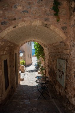  Yunanistan 'ın Moreloponnese kentindeki Picturesque Monemvasia' nın baskıları