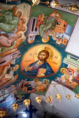  Kynouria 'daki Parnon Dağları' ndaki Panagia Manastırı 'nın içinde.