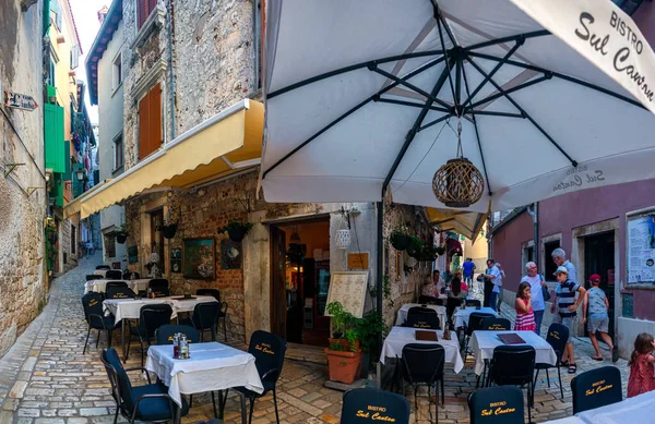 Vista Cafetería Restaurantes Centro Histórico Rovinj Croacia — Foto de Stock
