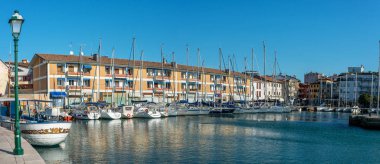 İtalya, Grado 'daki eski limanın panoramik manzarası