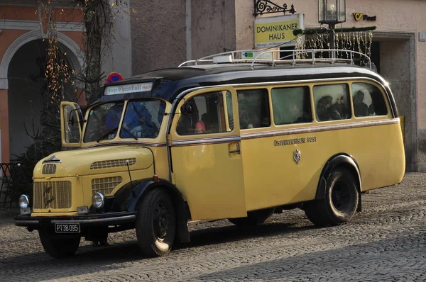 Original Steyr Saurer Postbus Auf Steyrer Hauptplatz Unterwegs Von Steyr — Stockfoto