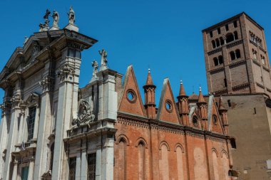 Duomo di San Pietro di Mantova (Mantova 'dan San Pietro katedrali)