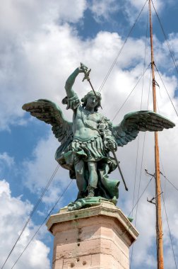 Castel Sant 'Angelo' daki Başmelek Michael 'ın Heykeli