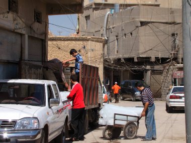 Erbil, Kürdistan, Kuzey Irak 'ın Çarşı ve şehir merkezindeki sokak manzarası                              