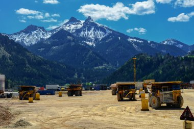 Styria, Eisenerz, Avusturya 'daki demir madenciliği için Erzberg Dağı' ndaki ağır toprak taşıyıcısı.