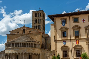 İtalya, Toskana 'da Arezzo - Piazza Grande, Santa Maria della Pieve Kilisesi ve di Seteria üzerinden