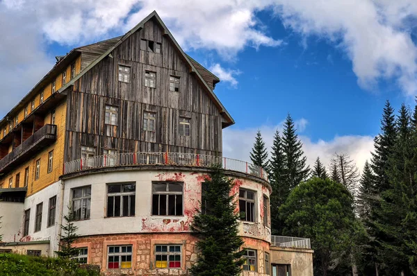 Hotel Abandonado Parque Nacional Durmitor Montenegro — Foto de Stock