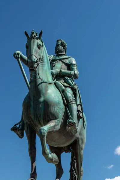 Estatua Ferdinando Medici Gran Duque Toscana Situada Piazza Della Santissima — Foto de Stock