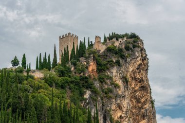 La Rocca (ayrıca Guaita veya Prima Torre olarak da bilinir), San Marino şehrinin en büyük ve en eski kalesidir.