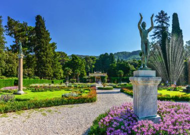 İtalya, Trieste yakınlarında Miramare Castle Park Gardens.