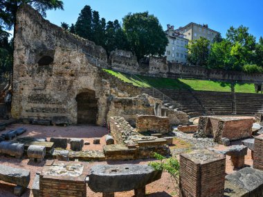 Trieste 'nin ünlü Roma Tiyatrosu Trieste, İtalya' da yer almaktadır.
