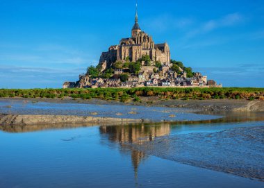 Mont-Saint-Michel katedralinin Normandiya, Kuzey Fransa ve Avrupa 'daki nefes kesici manzarası
