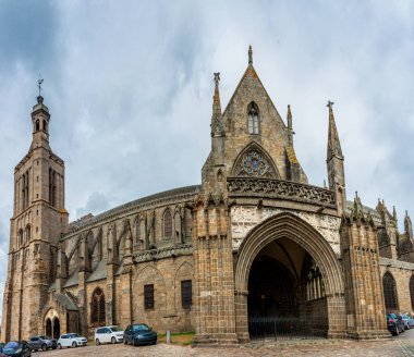 Saint Peter 'a adanmış olan katedral Rennes, Dol ve Saint-Malo başpiskoposluğunun merkezidir. Rennes, Bretagne, Fransa