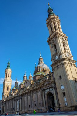 Pilar Katedrali manzarası, Aragon, Zaragoza 'daki Nuestra Senora del Pilar. 