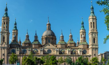 Pilar Katedrali manzarası, Aragon, Zaragoza 'daki Nuestra Senora del Pilar. 