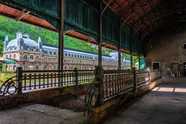 Terk edilmiş tren istasyonu Canfranc Huesca İspanya 