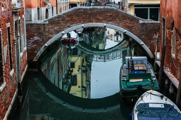 Venedik Teki Küçük Kanal Köprülerin Kış Izlenimleri — Stok fotoğraf