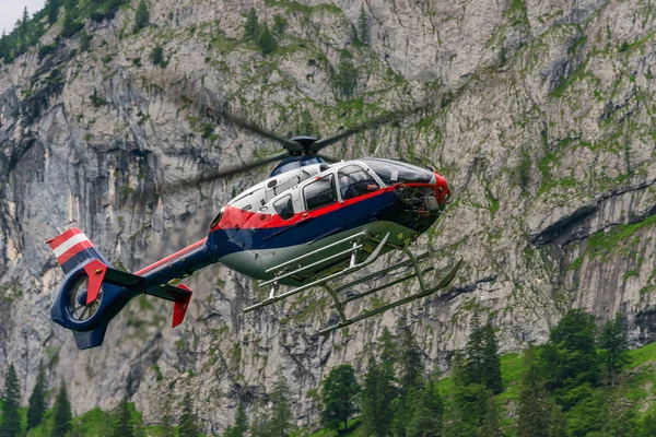 Mountain Rescue Helicopter Landing Mountain Lake Dachstein Massif Hoher Dachstein — Stock Photo, Image