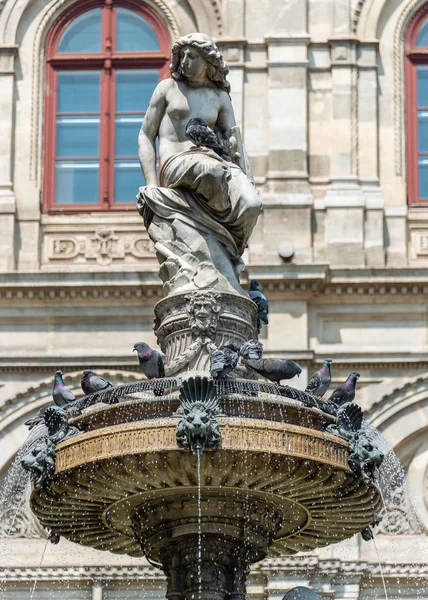 Détails Fontaine Historique Avec Des Sculptures Devant Opéra National Vienne — Photo