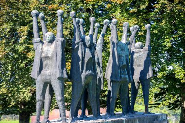 Kz Anıt Mauthausen 'in baskıları, 2. Dünya Savaşı' ndaki Ns toplama kampındaki Yugoslav Kurbanlar Anıtı