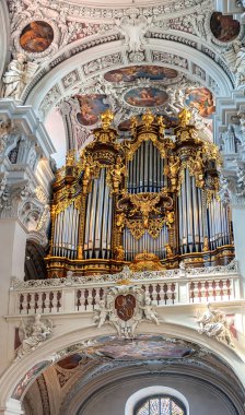 İmparatorluk Sarayı, passau, organ. dünyanın en büyük katedral organdır. org şu anda 17,774 boru ve 233 kayıtları vardır