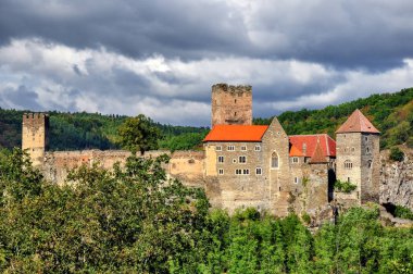 Hardegg, Avusturya - Çek Cumhuriyeti sınırı yakınlarındaki Aşağı Avusturya 'daki Hardegg Kalesi