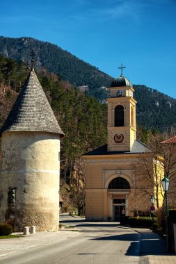 Reichenau, Avusturya 23 Mart 2019: Reichenau, Avusturya 'daki St. Barbara Kilisesi