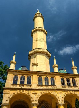 Lednice Minaresi, Lednice-Valtice Kompleksi, Lednice, Çek Cumhuriyeti 'nin ortasına inşa edilmiş bir Fas tarzı izleme kulesi.