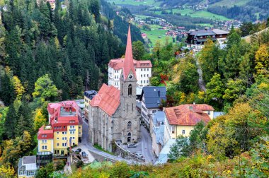 Avusturya 'nın ünlü Kötü Gastein Köyü' nün panoramik görüntüsü