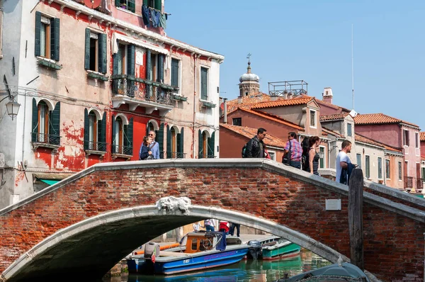 Isla Murano Venecia Italia Vista Sobre Canal Con Barco Agua — Foto de Stock