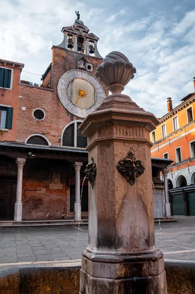 Facade Church San Giacomo Rialto Its Picturesque Clock Early Morning — 스톡 사진