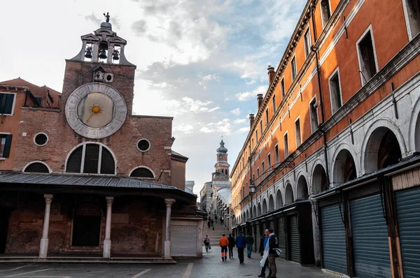 Πρόσοψη Της Εκκλησίας Του San Giacomo Rialto Γραφικό Ρολόι Του — Φωτογραφία Αρχείου