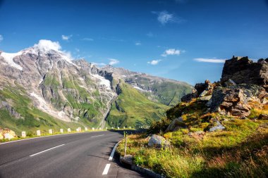 Grossglockner Yüksek Alp Yolu 'nun izleri.