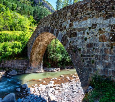 Pon Nou ya da Pilgrim 'in Canfranc yakınlarındaki köprüsü.