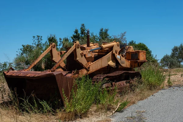 Rusty Dirt Covered Mechanical Caterpillar Track Aged Cogs Wheels Stilo —  Fotos de Stock