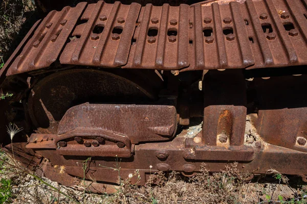 Rusty Dirt Covered Mechanical Caterpillar Track Aged Cogs Wheels Stilo —  Fotos de Stock