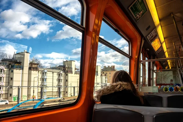 Avusturya Viyana Metro Vagonundaki Yolcular — Stok fotoğraf