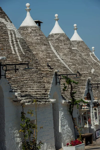 Περίφημο Trulli Του Alberobello Χαρακτηριστικά Σπίτια Κωνικές Στέγες Της Κοιλάδας — Φωτογραφία Αρχείου