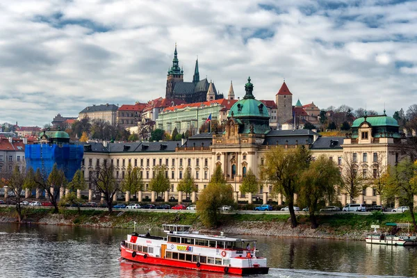 Scenic View Vltava River Historical Center Prague Buildings Landmarks Old — Stock Photo, Image