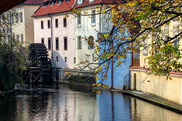 Certovka Que Canal Estreito Que Atravessa Bairro Menor Cidade Velha — Fotografia de Stock