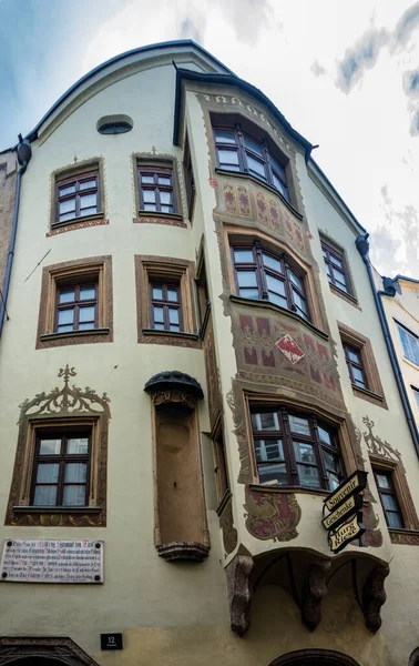 Avusturya Nın Innsbruck Şehrindeki Etkileyici Eski Evler Cepheler — Stok fotoğraf