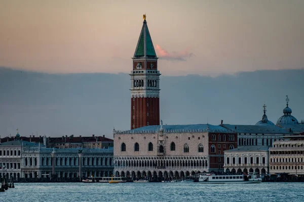 Skyline Venice Grand Channel Doges Palace Bell Tower — стоковое фото