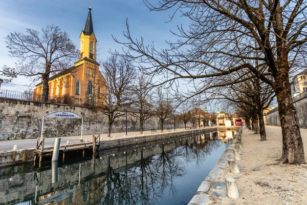 Blick Auf Den Lendhafen Mit Johanneskirche Klagenfurt — Stockfoto