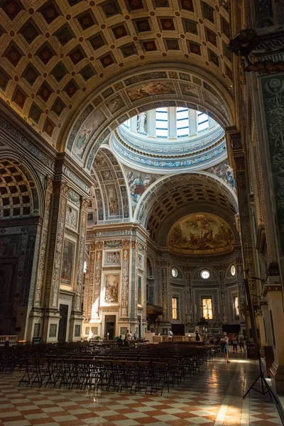 Interiores Iglesia Santa Andrea Diseñado Por Leon Battista Alberti Arquitecto — Foto de Stock