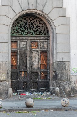 Muhteşem bir şehrin kirli yüzü, Napoli, İtalya