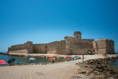 Castello Aragonese di Le Castella sahilinde Le Castella, Calibria, İtalya